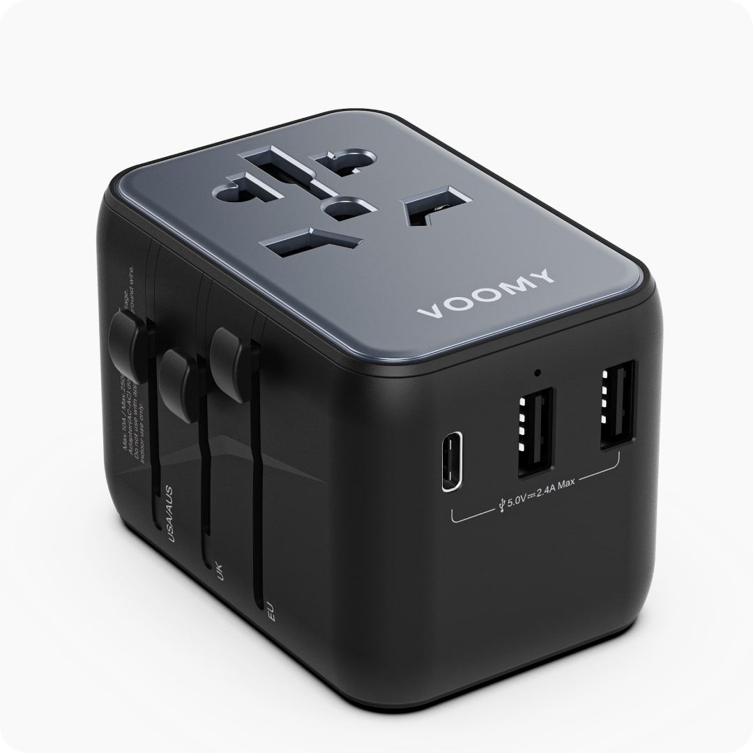 Voomy Travel Y612 - Wereldstekker - 170+ Landen - 12W Snellader - 1 USB-C 2 USB-A poorten - Space Gray/Blauw